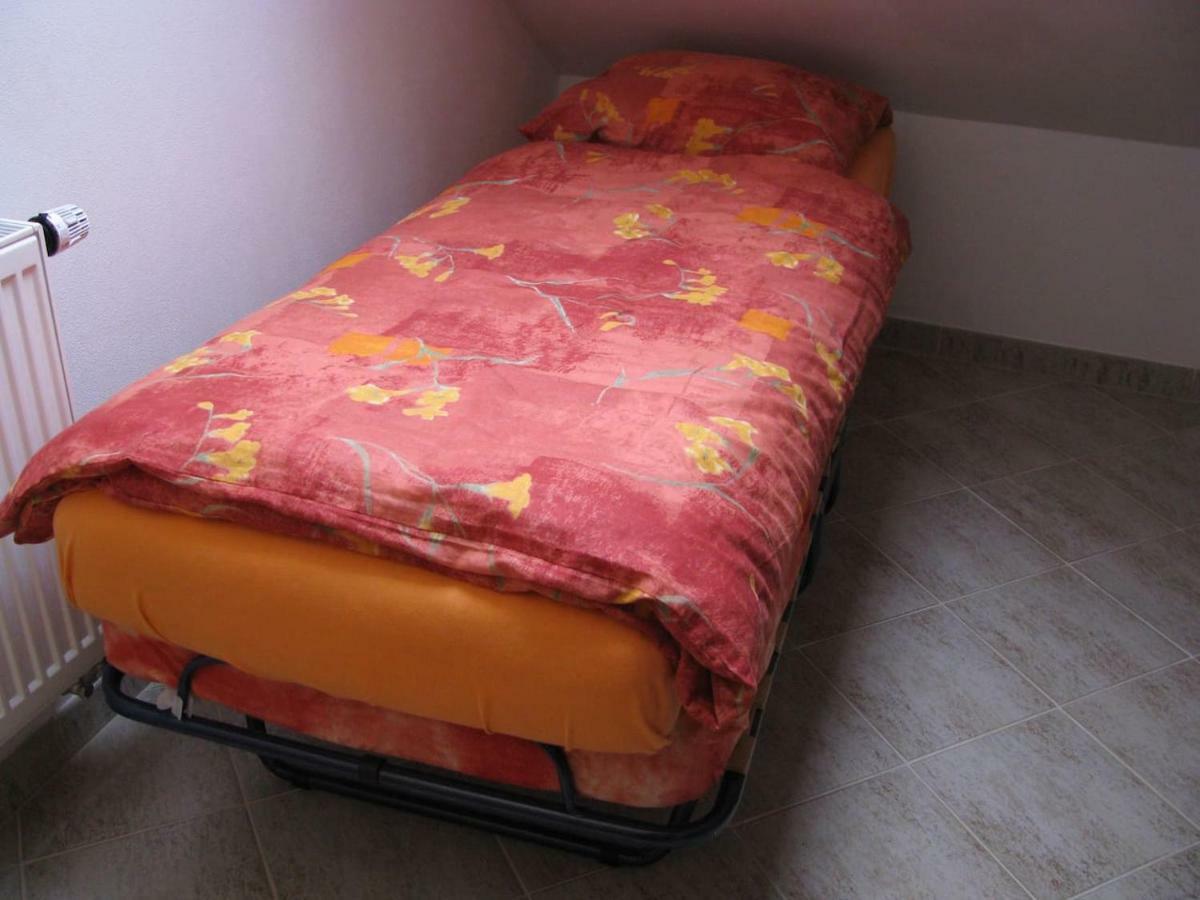 Obora 827 Nova Bystrice Villa Ngoại thất bức ảnh