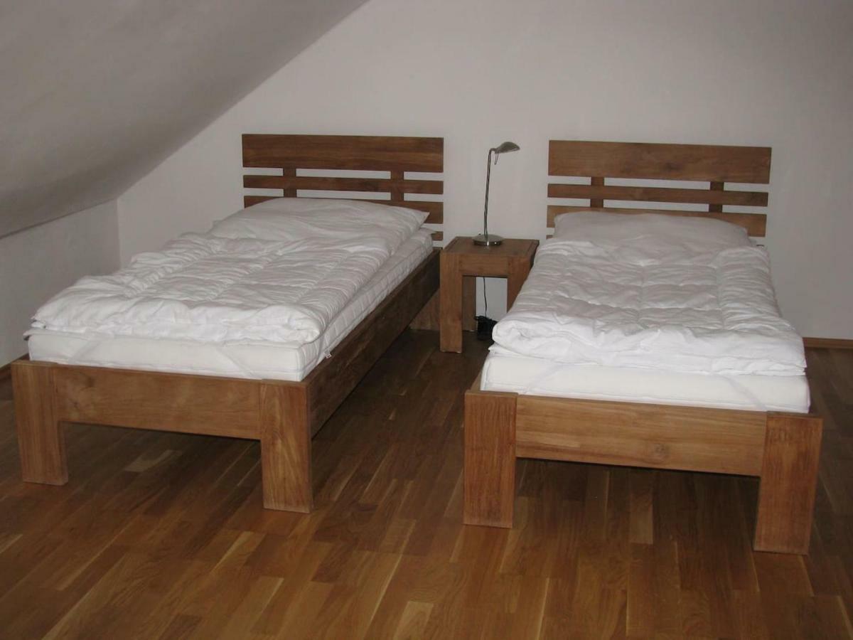 Obora 827 Nova Bystrice Villa Ngoại thất bức ảnh